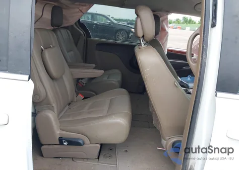 2016 Chrysler Town & Country Touring from USA, damaged, VIN 2C4RC1BG1GR287198